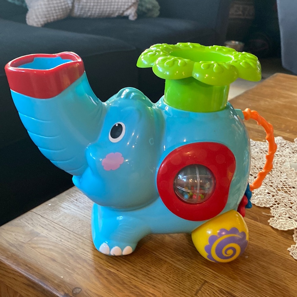 Musical Elephant on the Wheels